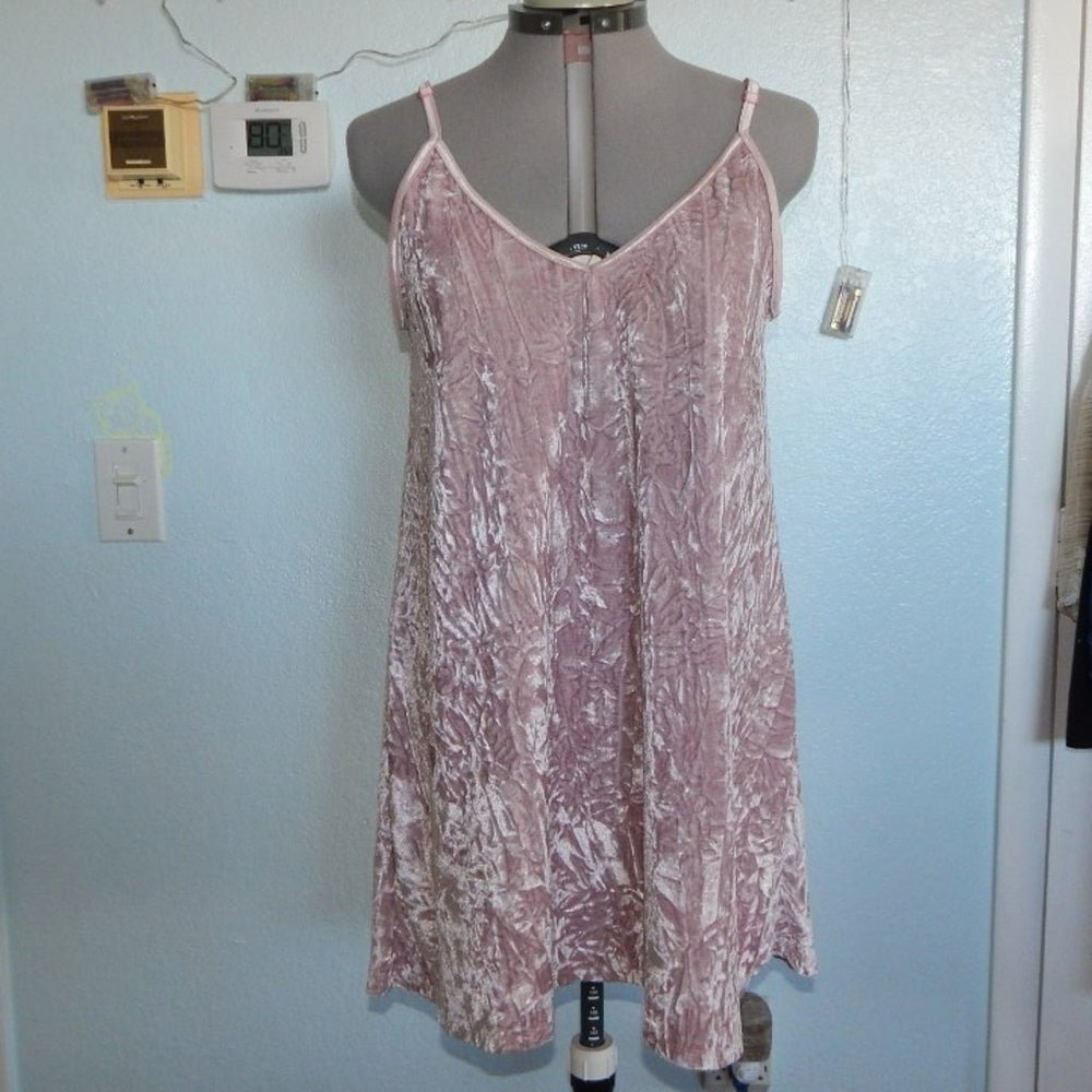 Rue 21 Size M Crushed Pink Blush Velvet Baby Doll Dress